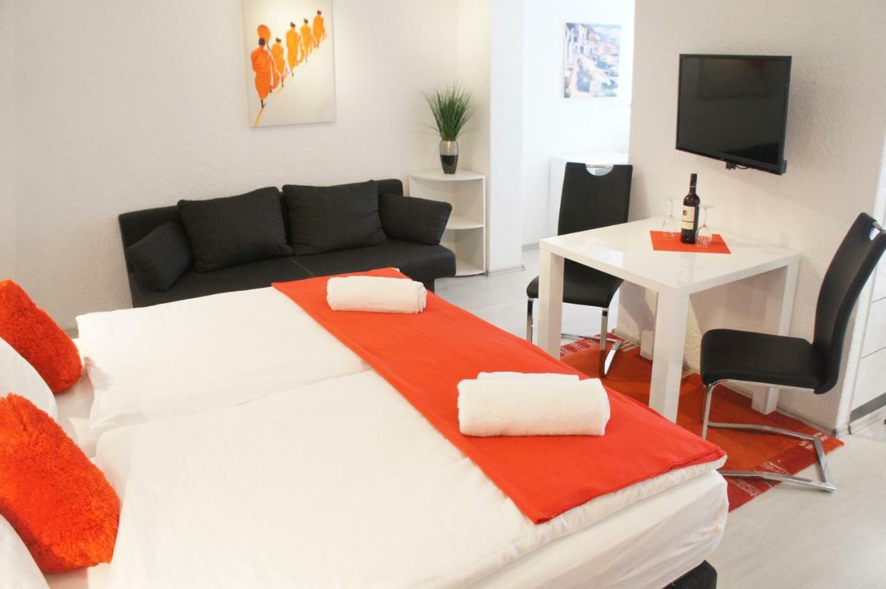 Hotel Berlin Schwetzingen Bagian luar foto