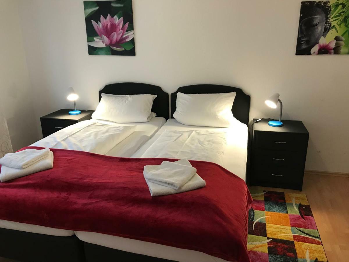 Hotel Berlin Schwetzingen Bagian luar foto