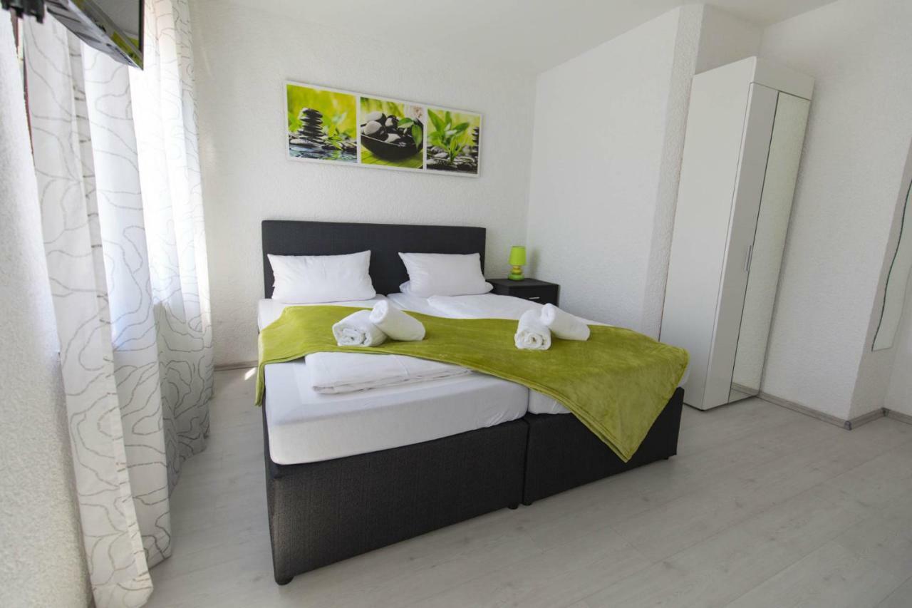 Hotel Berlin Schwetzingen Bagian luar foto